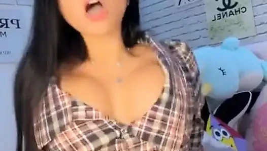 Duduk di atas POV penis Anda
