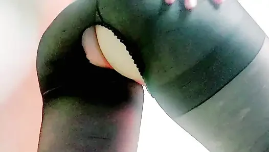 MILF in Pantyhose Playing with Vibrator