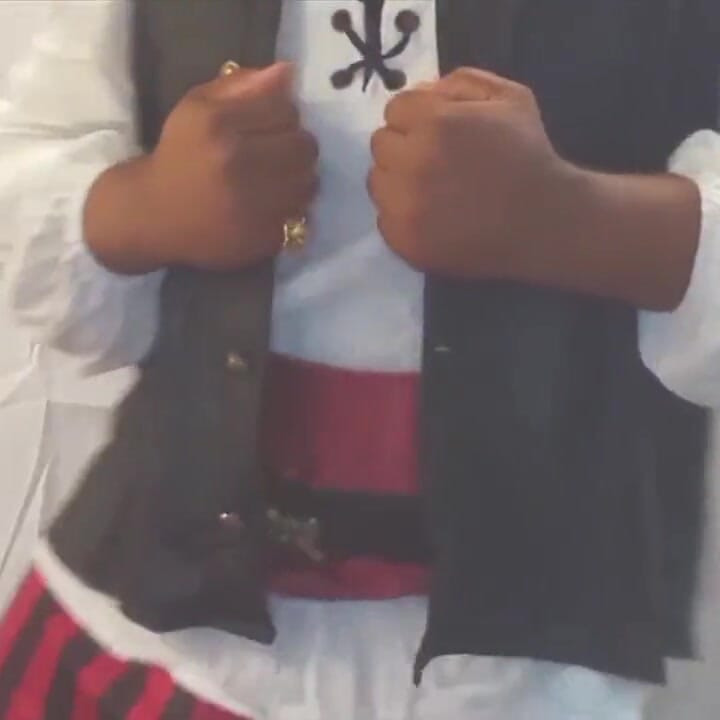 Pirata cosplayer masturba!
