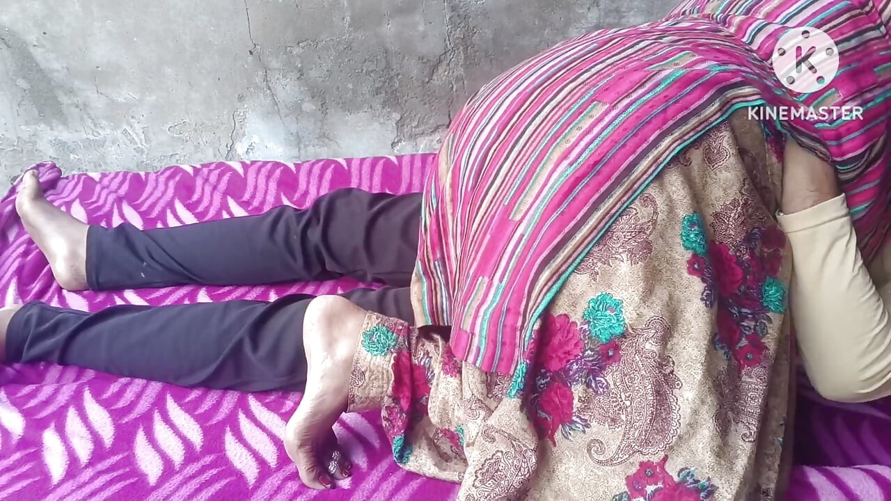 내 나이 든 의붓 언니는 화가 났어