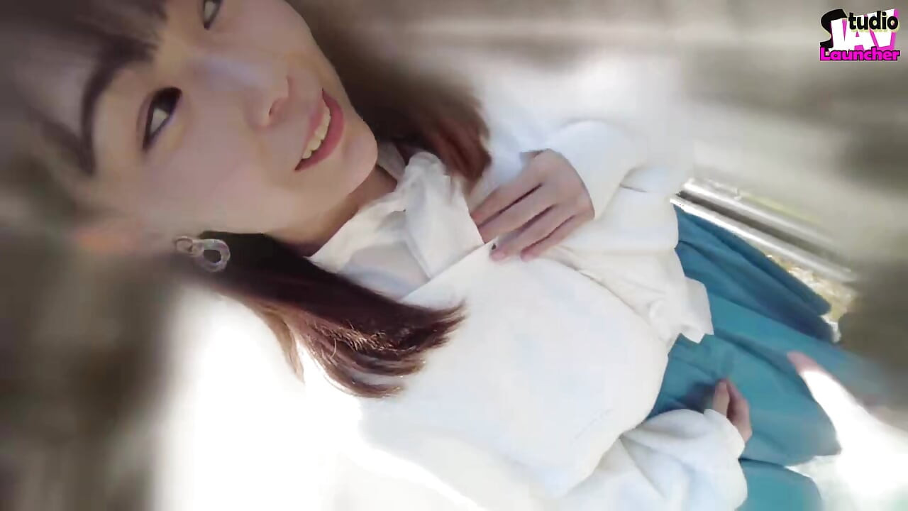 Street Soak - Can You Handle How This Huge-bust Beauty Gets Juicy in the Open? Chapter-1