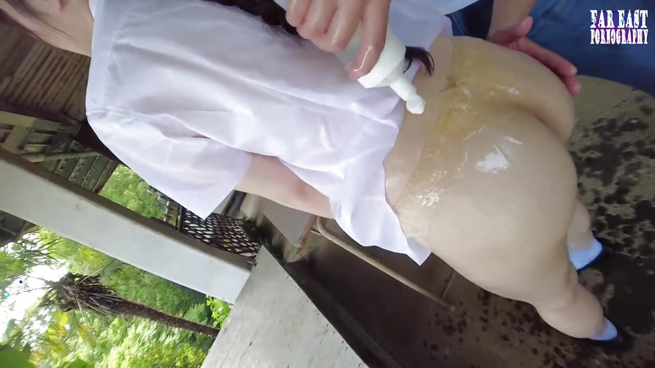 Slick Outdoor Tease με ροζ μύτη F Cup Ομορφιά εμποτισμένη με λάδι Μέρος 2