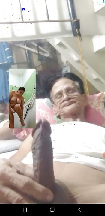 착한 아내는 항상 화상섹스로 즐거움을 느껴.
