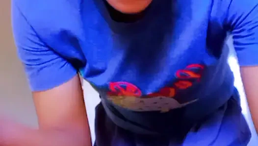 Оденься со мной, я заставлю тебя кончить