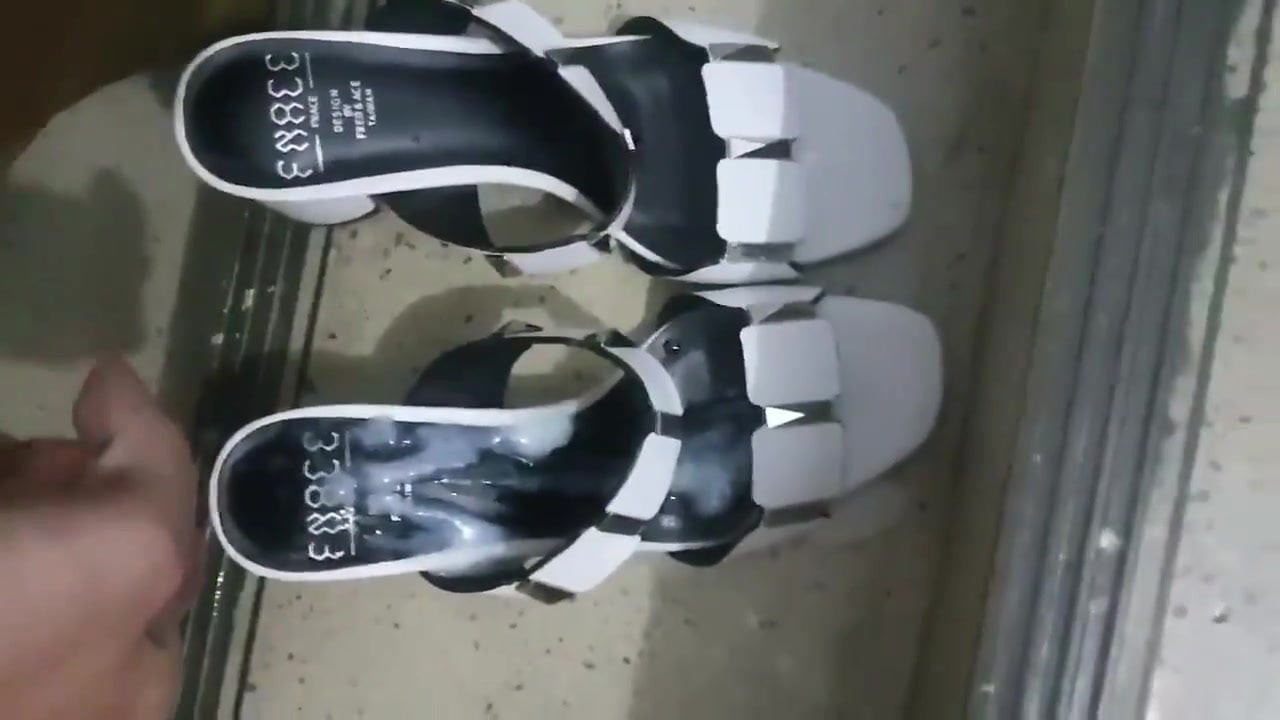 Huge cum on shoe