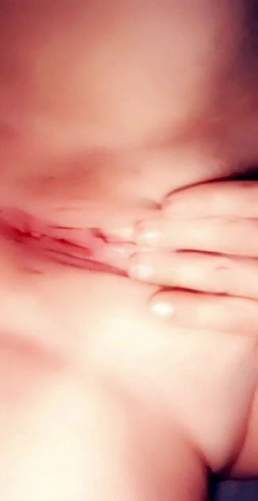 Blonde milfs wet pussy