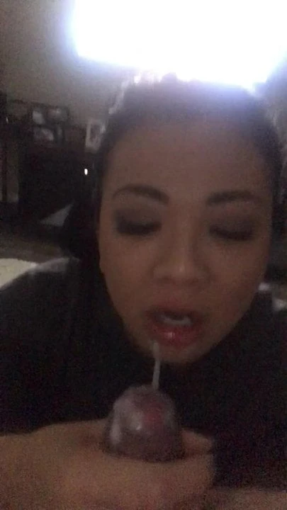 Asian strokes me off into her mouth