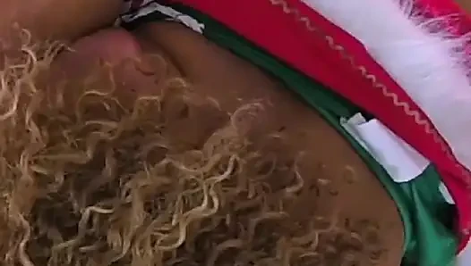 Acemi Nina Rivera ilk Noel saksosunu çekiyor