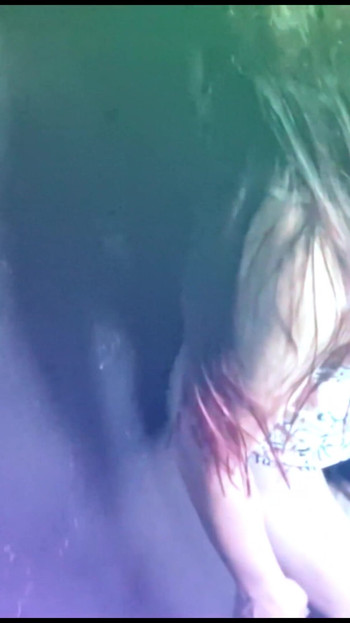 Prava žena drolja u slavnoj rupa! | Klip 1