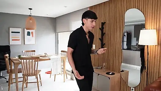 Sie Masturbiert, Während Sie Zusieht, Wie Ihr Mann Meine Frau Fickt, Und Macht Dann Mit - Trio FMM