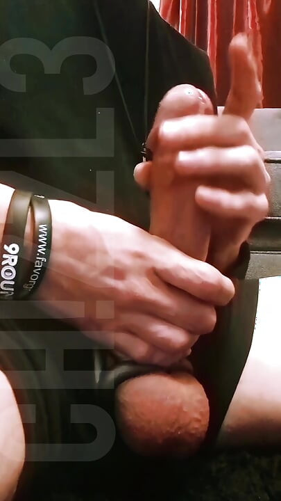 Ch!zzl3 Masturbates His Sexy Cock to Explosion