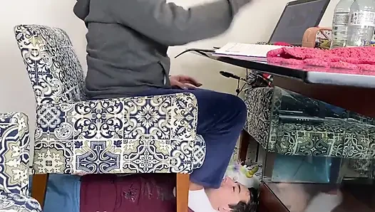 Tanrıça Kiffa'nın kullanmak için gerçek hayat köleleri var