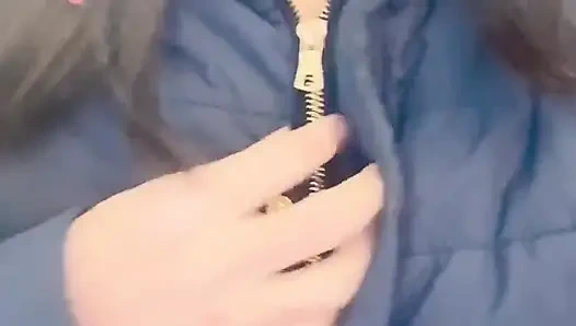 Nake Seksiden Çirkin Dess Giymek Için Hana Değişikliği