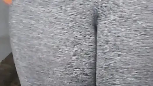 Толстушка Резиновые перчатки, белые грязные носки мастурбируют