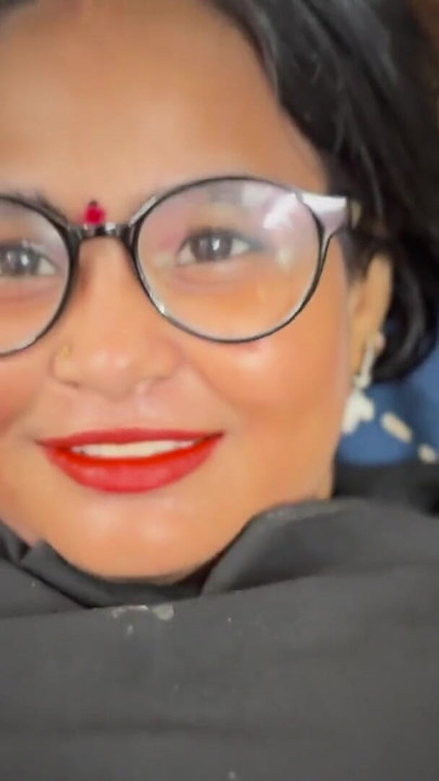 Vrući desi muž i žena prvi put seksaju u hotelskoj sobi. Hindi video. | Klip 3