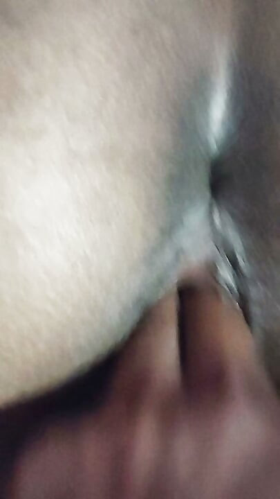 Desi wife ki chut mai hath dala