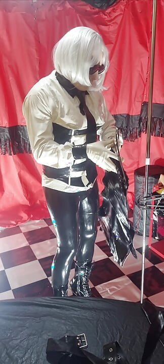 Le latex m’excite beaucoup