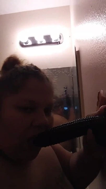 ms piggy showing her dick sucking skills