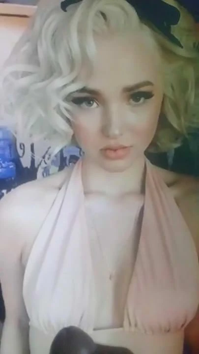 Sexy Dove