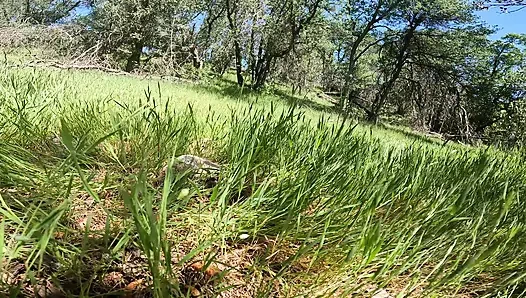 Ich habe auf mich selbst pinkelt und dann wurde gefickt