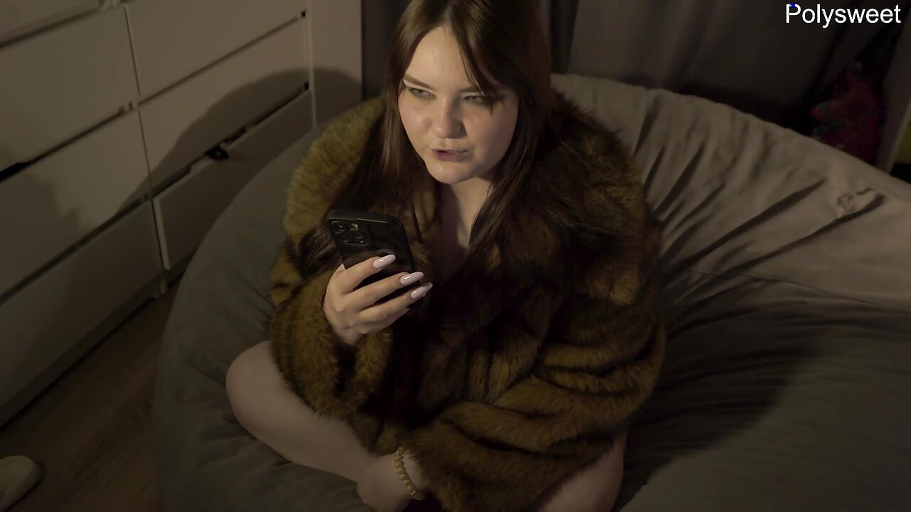 ! VI ER IKKE LÆNGERE SAMMEN! Pornohistorie - Mistress knepper sin dreng med en strap-on, mens han har et kyskhedsbælte på