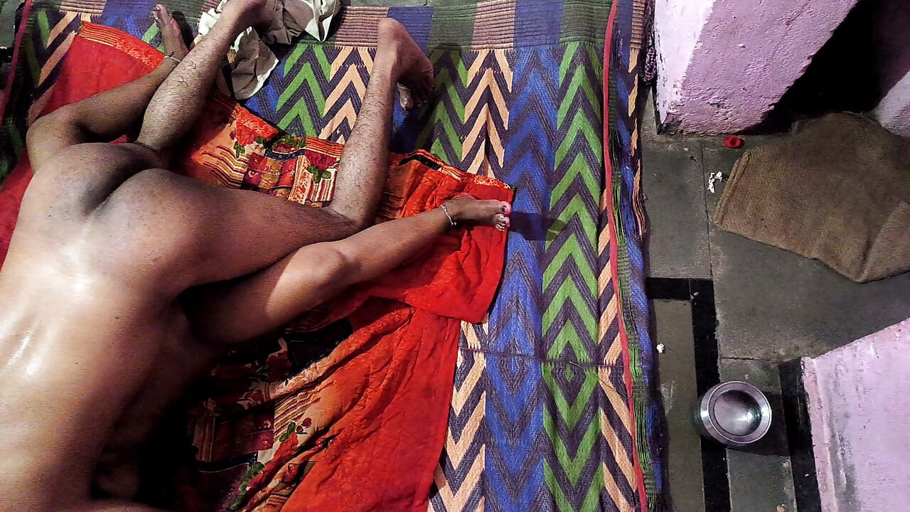 Collage Girl ne pados ke ladke ko bula ke raat bhar chudae ki
