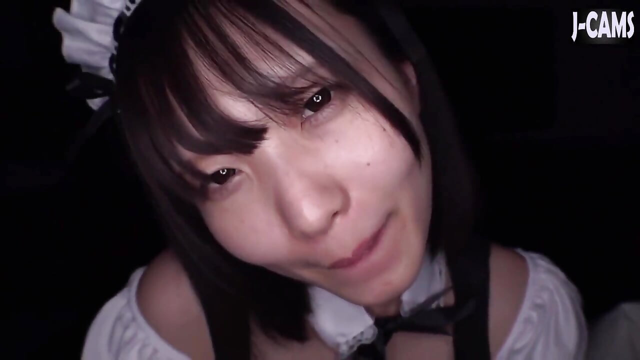 コスプレデート。恥ずかしがり屋の女の子が大胆な屋外散歩 パート6