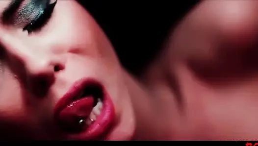 Valentina cruz jadul jadi wanita dominan bahkan di masa tuanya