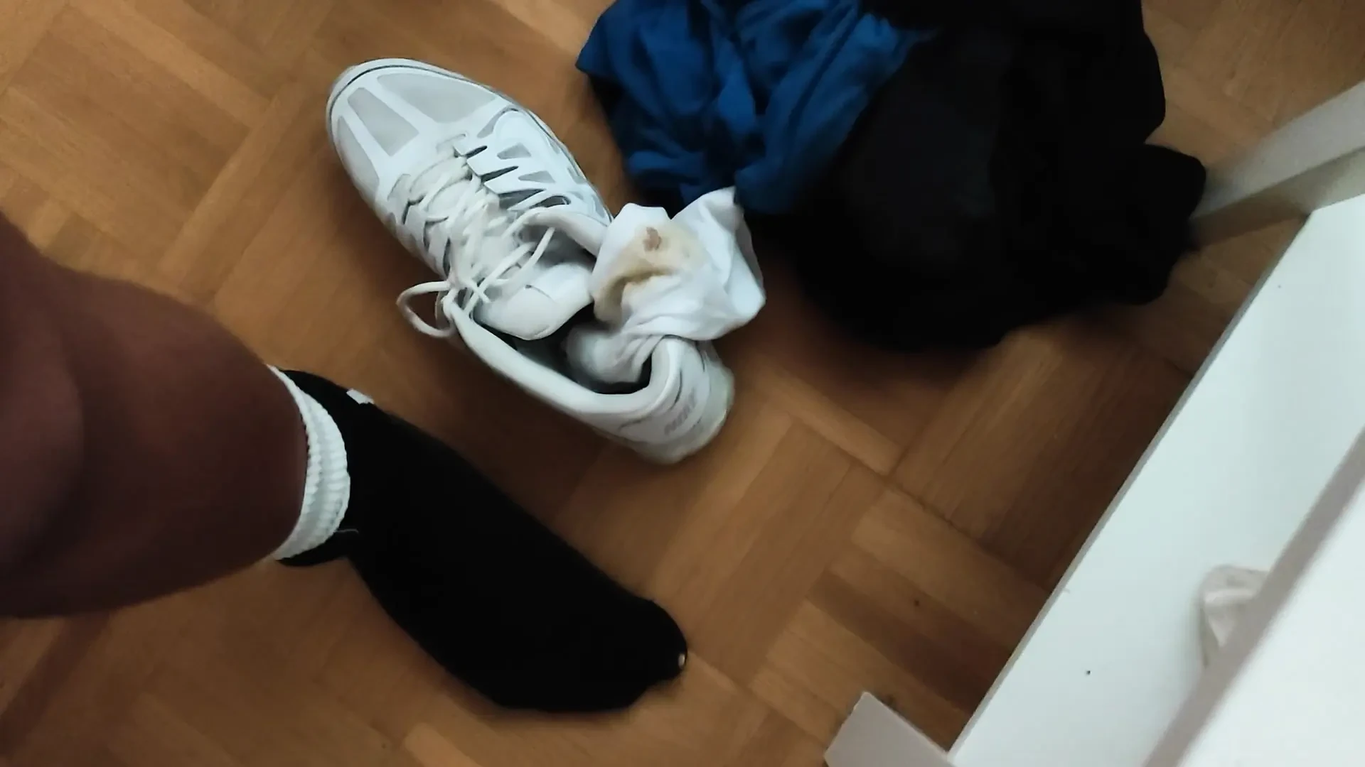 Permainan mesum di rumah atas permintaan klien