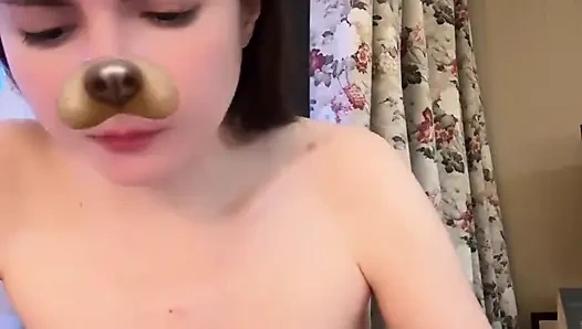 Русский Мукбанг: Голая Девушка Ест Пельмени, Ведя Грязные Русские Разговоры И Фантазируя