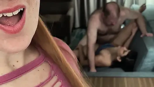 selfie - gerçek evli kadın ateşli atletik Asyalı kız Channy Crossfire tarafından aldatılmalarını filme alıyor