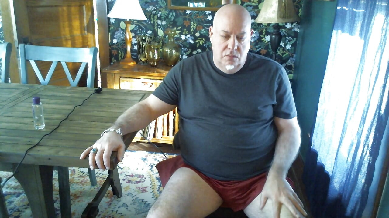 Bear Jerks off on Cam Makes Guy Watching Shoot