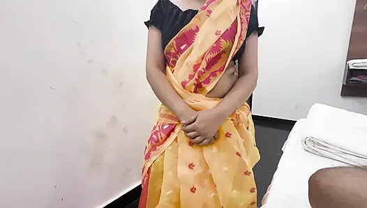 Malkin Ke Bahar Jaate He Nokrani Ne Extra Money Ke Liye Hardcore Sex Kiya