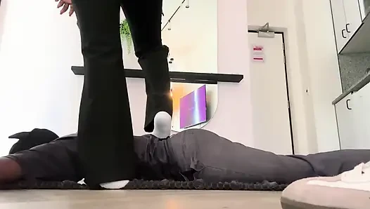 FEMDOM FOOT FETISH DOMINATION