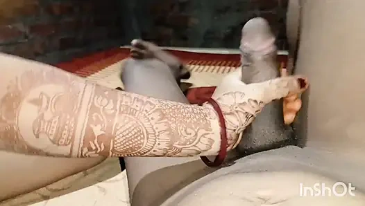 shadi ke din husband ne lund chusvaya