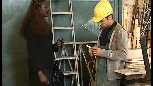 Zenci Alman tanrıça tamirci tarafından sikiliyor