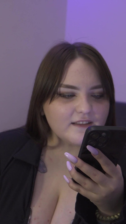 Cerita porno - dia menikmati pegging intens dari domme-nya | Klip 3