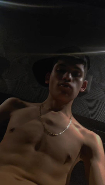 Greetings I'm Gio twink vergon 20 years old