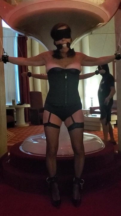 Romantic vacation bondage