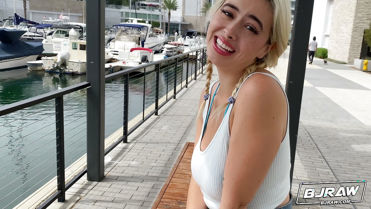 Chloe aterriza una carga