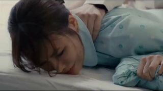 Scène de sexe dans un film coréen ... une infirmière se fait baiser