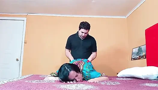 I found an Indian aunty alone at home and fucked her from behind.