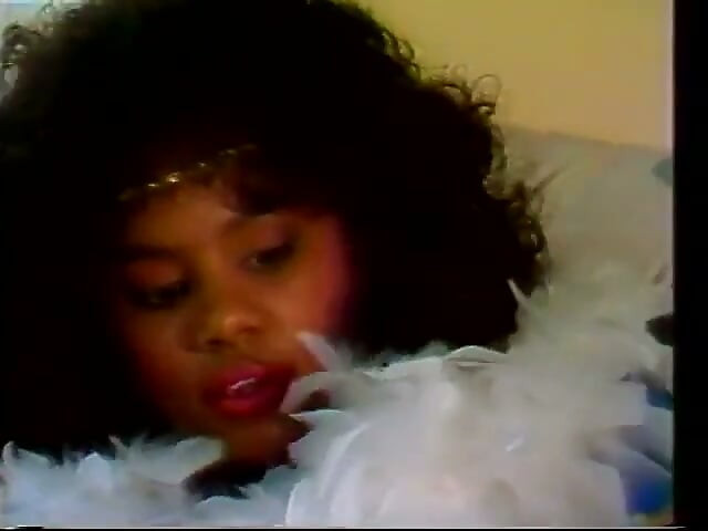 Dotado garanhão fode peluda buceta preta duro por trás