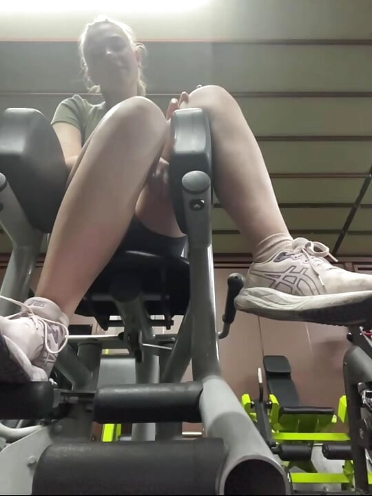Public fucking in the gym jucielussie