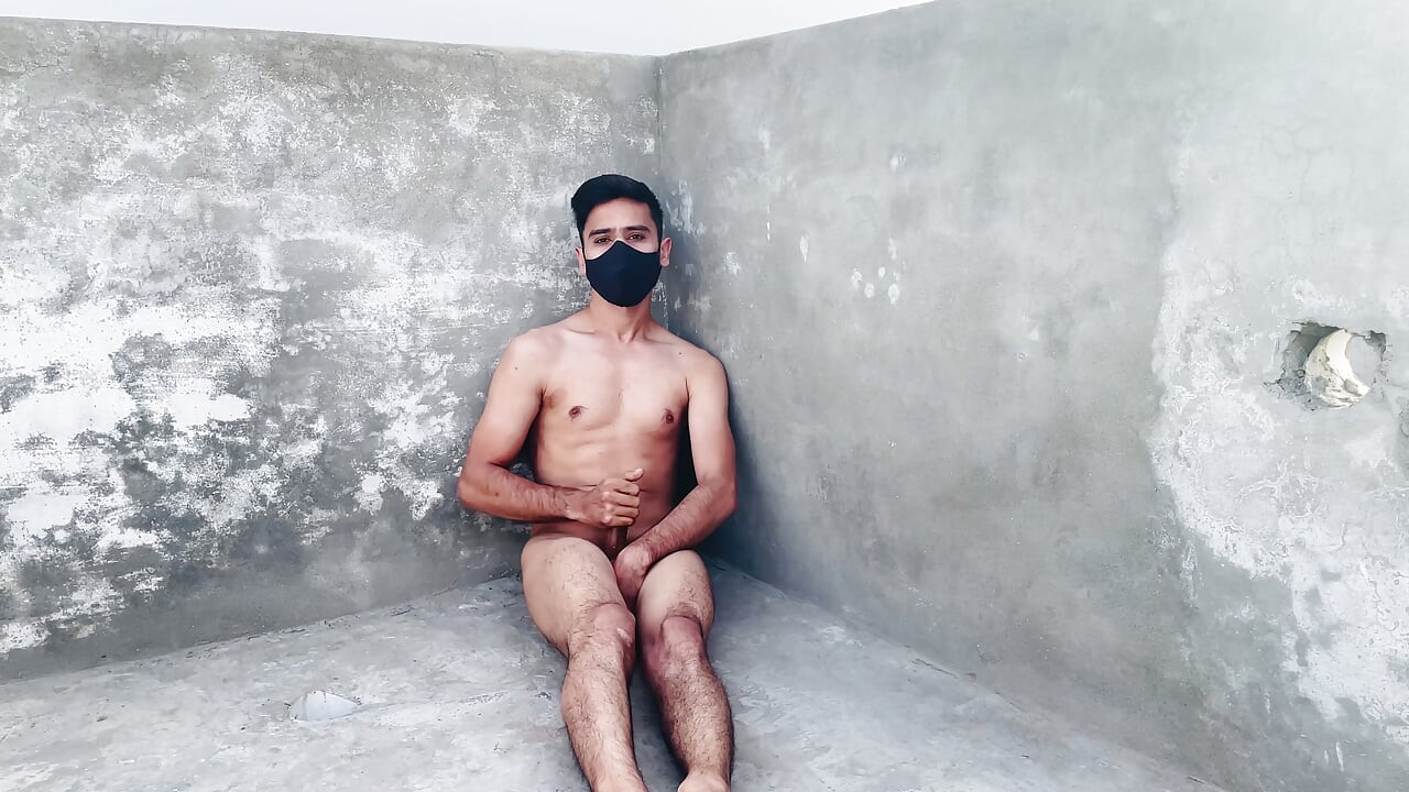 Pakistani Roof top porn horny handsome boy mustarbation in public place