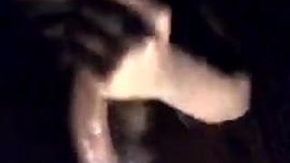 Maciço pau preto oleado sendo masturbado