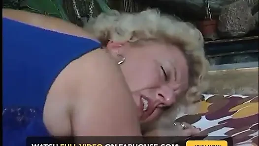Chubby granny gets her wet pussy screwed by experienced man at the pool