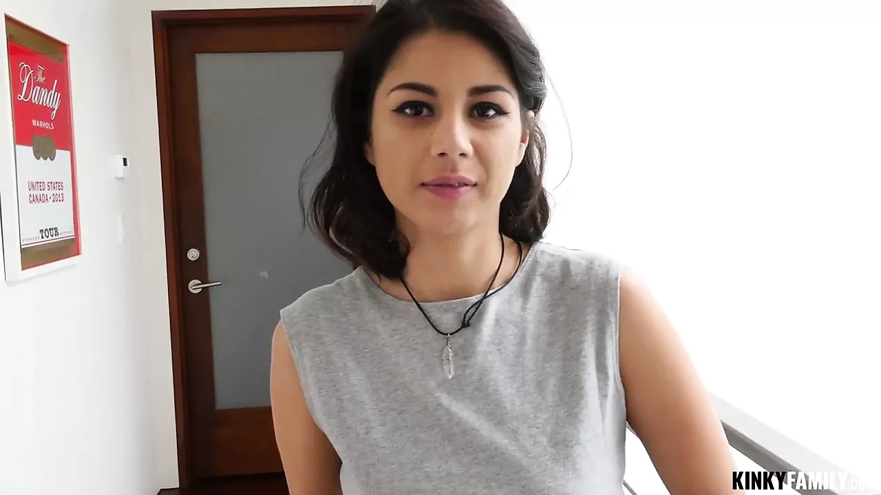 淫荡家庭 - 操她毛茸茸的阴户，再见