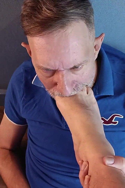 Playing with Deeptx1's Mouth and Feet