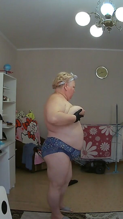 mother-in-law cleans the room naked | Clip 1